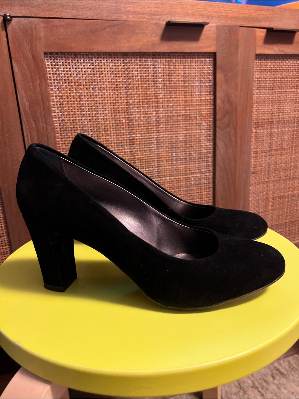 AQUATALIA Marvin K Black Suede Round Toe Block Heel Pumps